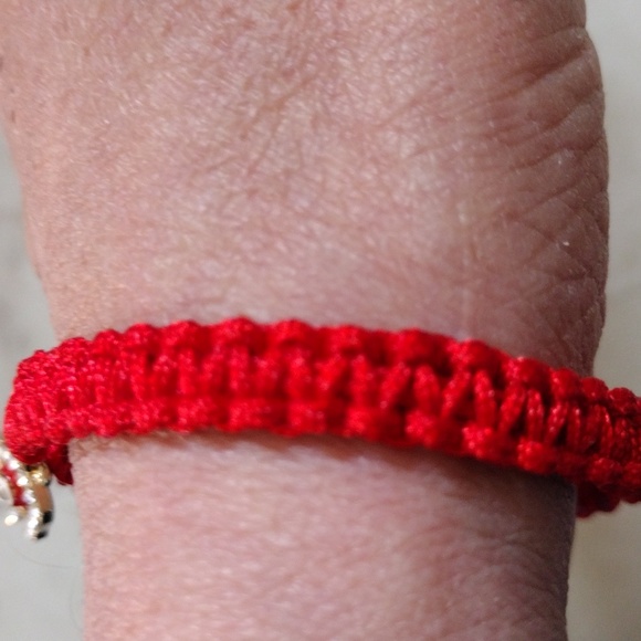 Pull string ankle bracelet. - Picture 2 of 5